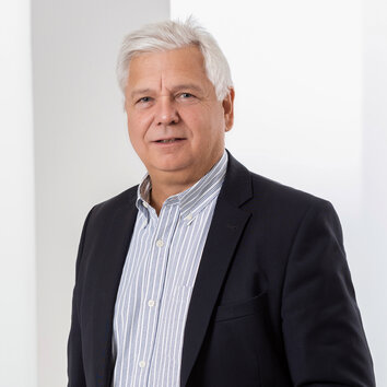 [Translate to English:] Oliver Schreiter – Vertrieb Mammografieprodukte